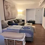 -Mi Casa Es Su Casa-