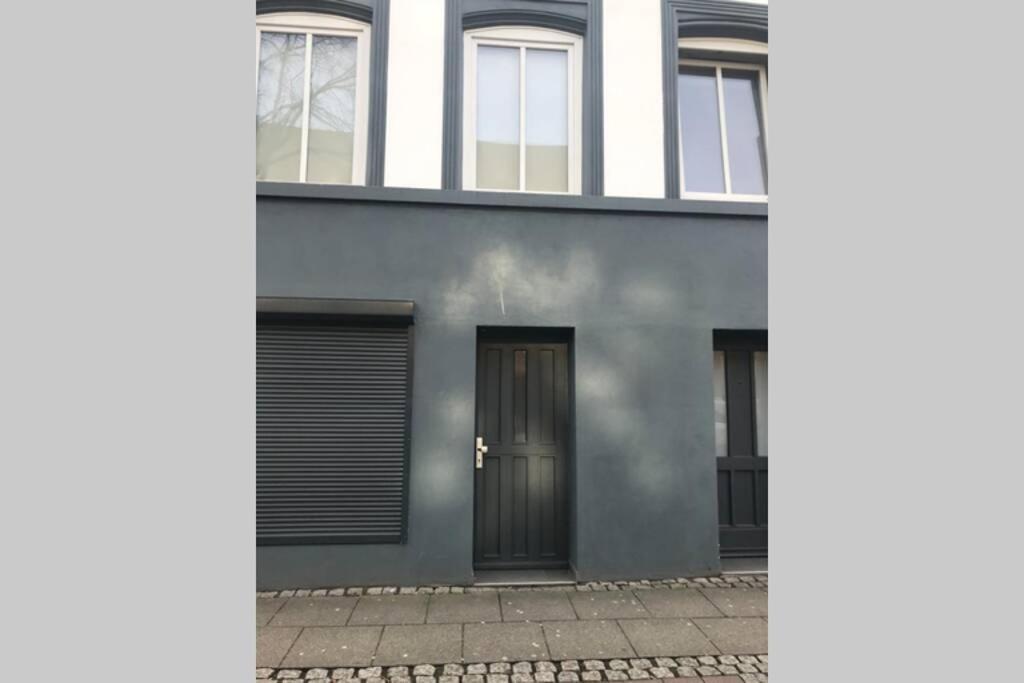 -mi Casa Es Su Casa- * BRE